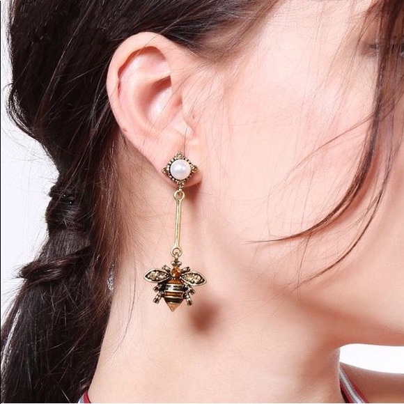 Enamel Bee Crystal Wings Dangle Earrings NWT - Picture 7 of 8